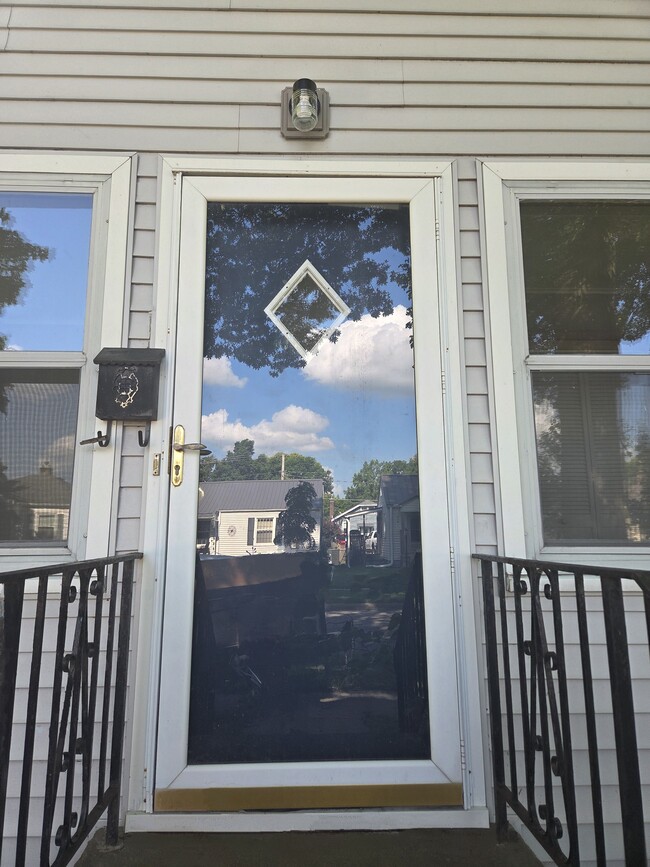 Building Photo - 1807 S 10th St Rental