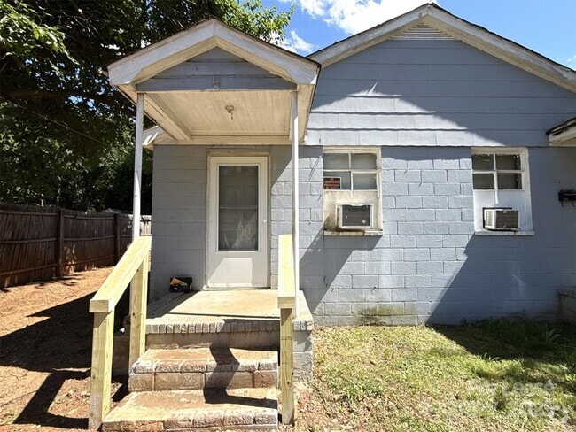 Building Photo - 833 Reliance St Rental