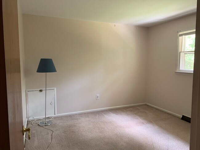 Bedroom - 301 Lehigh Rd N