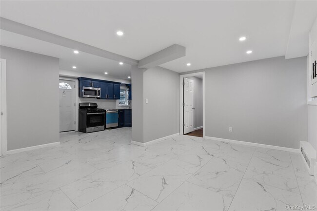 Photo - 840 E Broadway Unidad lower