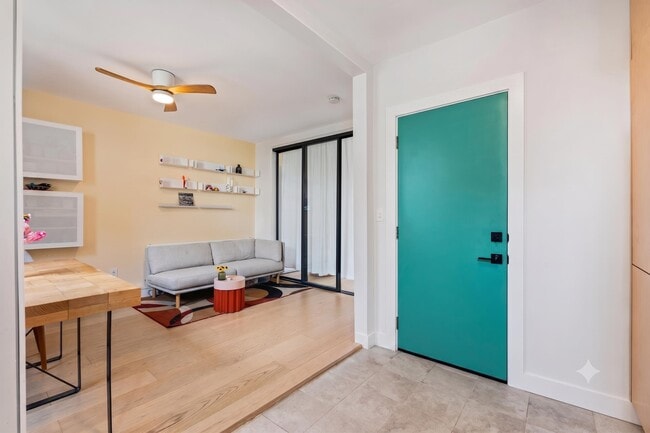 Building Photo - 320 67th St Unit 1