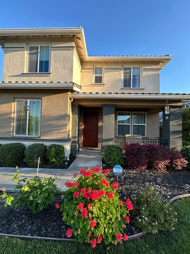 Photo - 486 Glenbrook Dr