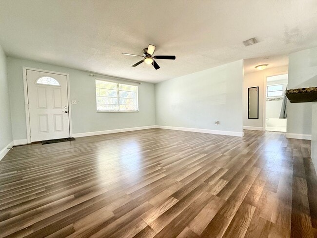Photo - Relaxed Florida living at this 3Bedroom/ 2bath home in the Heart of Daytona Beach!