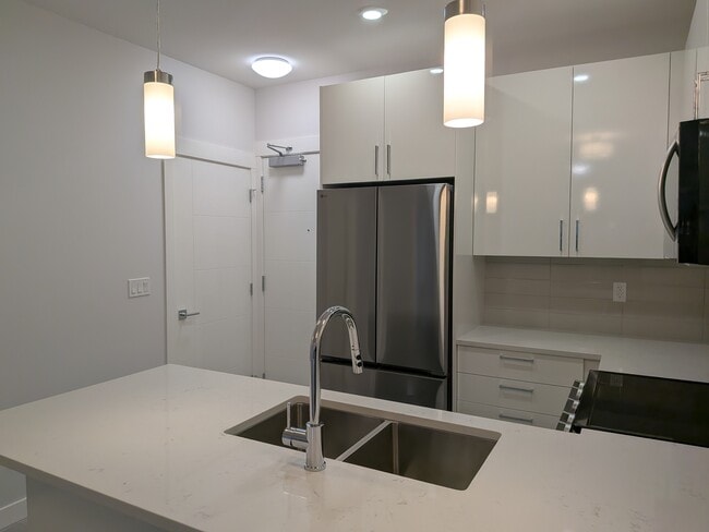 Photo - 33886 Pine St