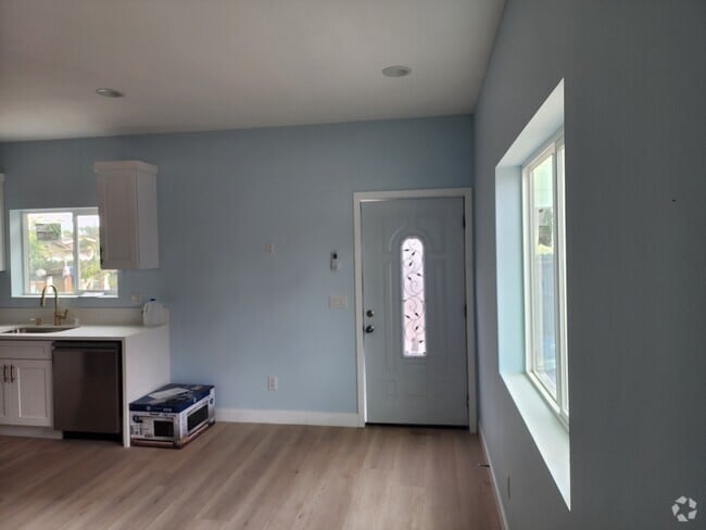 Building Photo - 15302 Leahy Ave Rental
