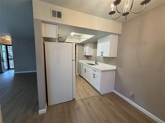Photo - 2600 Penny Ln Unit 204