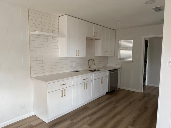 Photo - 6526 Forest Grove