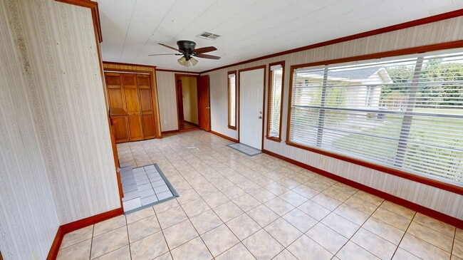 Photo - 1815 Memory Ln