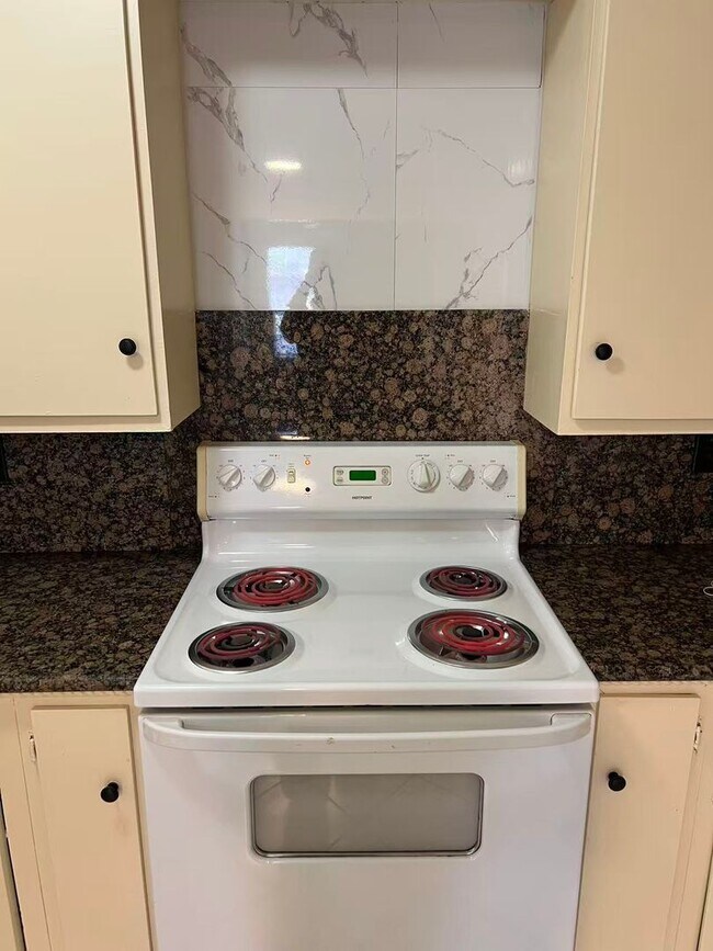 Photo - Beautiful 3 Bedroom 2 Bathroom in Plano!