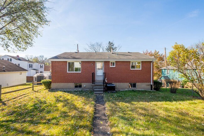 Photo - LEASING SPECIAL AVAILABLE! STUNNING 3 BEDR...