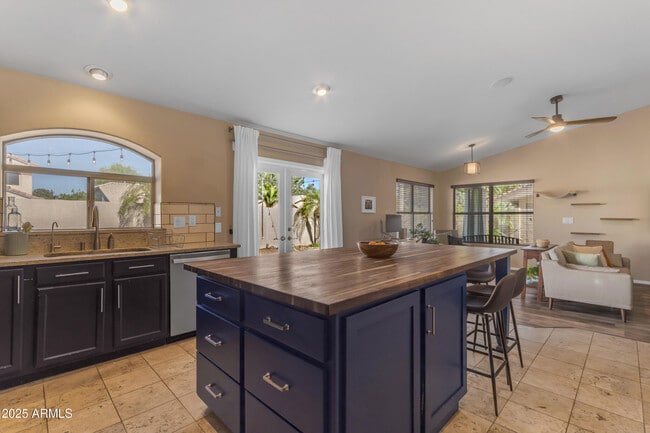 Photo - 1823 W Remington Dr