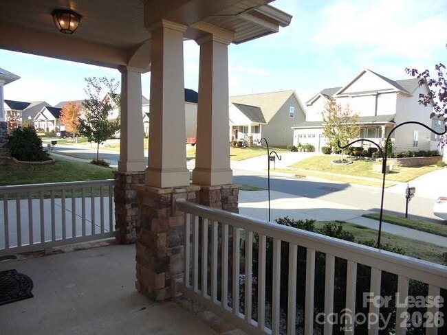 130 Sand Spur Dr
