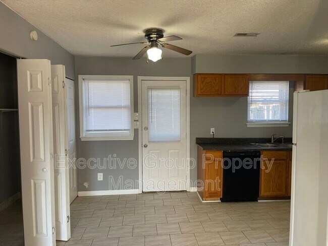 Photo - 208 Diecks Dr Casa