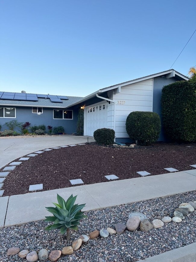 Building Photo - Rare Find!!! Incredible 4 bedroom / 2 bath updated house in beautiful Clairemont!!!