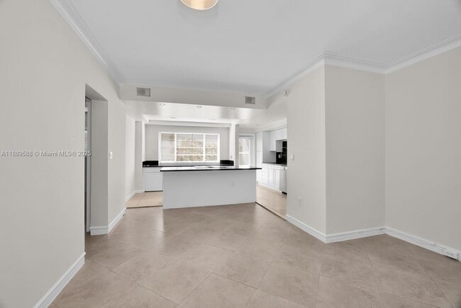 Building Photo - 940 Sevilla Ave Unit 104
