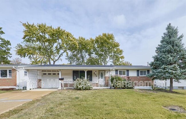 Photo - 803 Holiday Ave