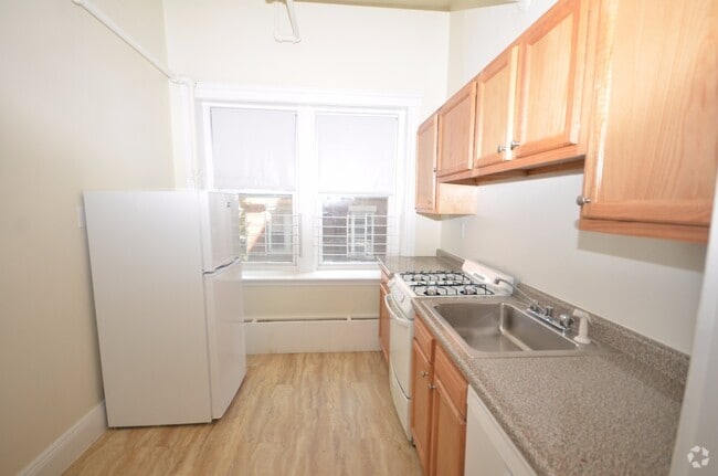 Building Photo - 1695 Commonwealth Ave Unit 3 Rental