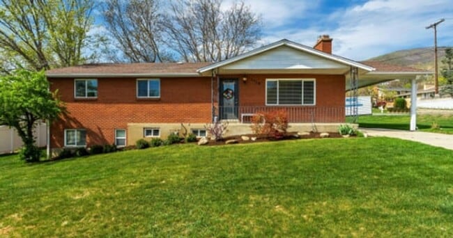 Charming 4BR House in Bountiful - Charming 4BR House in Bountiful