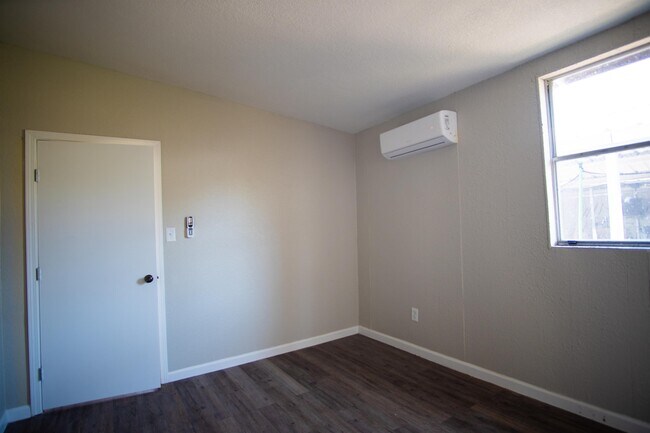 Photo - 321 W Austin Ave Unidad A