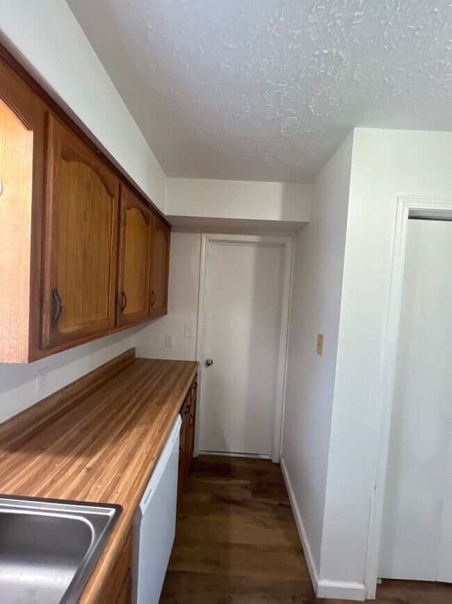 607/609 W. Edgewood