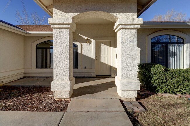 5584 N Mesquite Dr