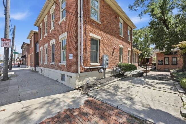 175 E Livingston Ave