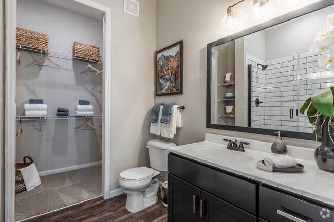 Suite C - 2Br, 2Br - 1,167 SF