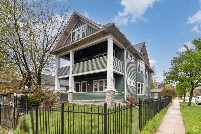 Building Photo - 737 Sims Ave Rental