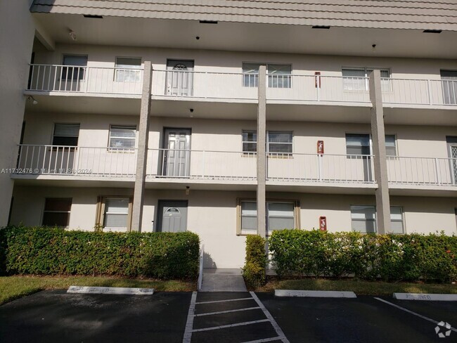 Building Photo - 8350 Sunrise Lakes Blvd Unit 202 Rental