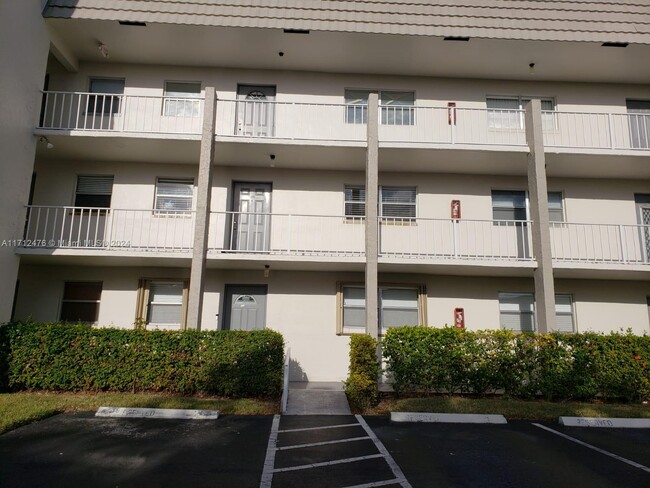 Photo - 8350 Sunrise Lakes Blvd Condominio Unidad 202