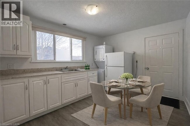 Photo - 168 FIFTH Avenue Unit# 3