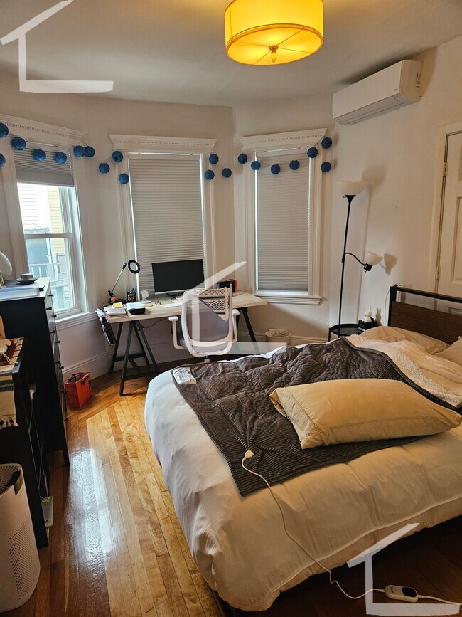 Photo - 229 Harvard St Unit 1