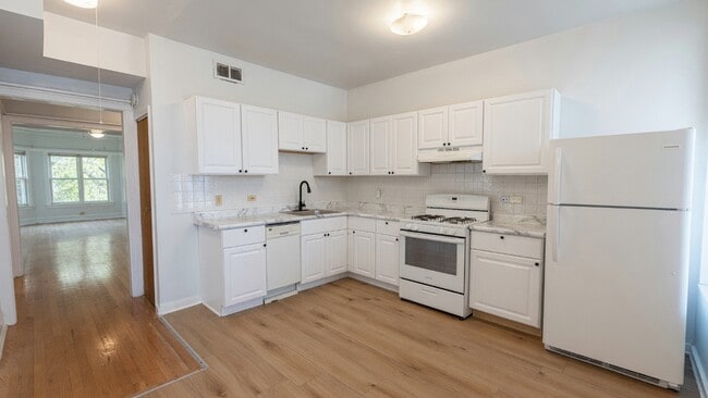 Photo - 1441 W North Shore Ave Unit 1441 W Northshore Ave