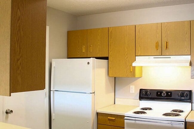 Photo - PINE GROVE APARTMENTS