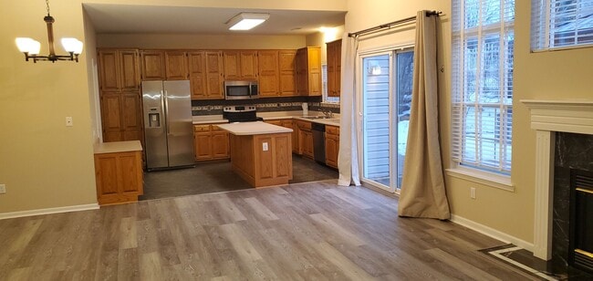 Photo - 3 bd, 2 ba house in SW Katy Lake Estates subdivision, fenced, w/d included, corner lot