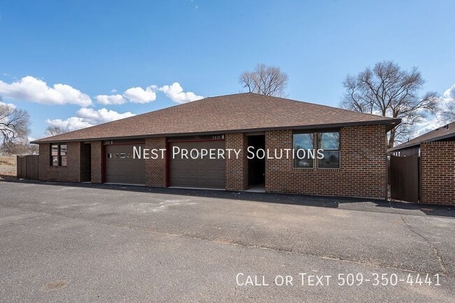 Photo - 1213 Rd F .2 NE