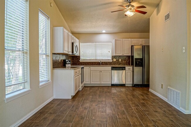 Photo - 11 Canyon Oak Pl