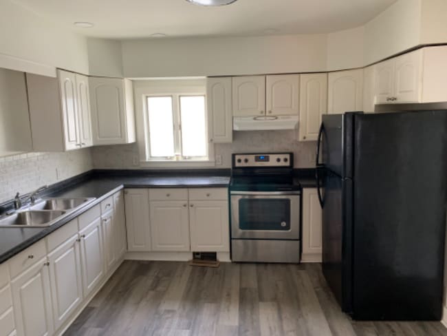 Photo - 29 Pioneer Rd Unit A