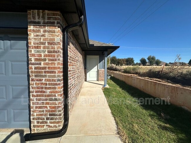 Photo - 11500 Mackenzie Wy