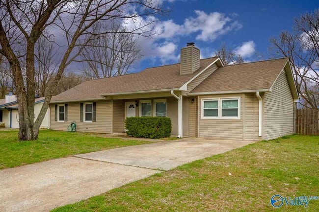 Building Photo - 15104 Balsam Dr SE