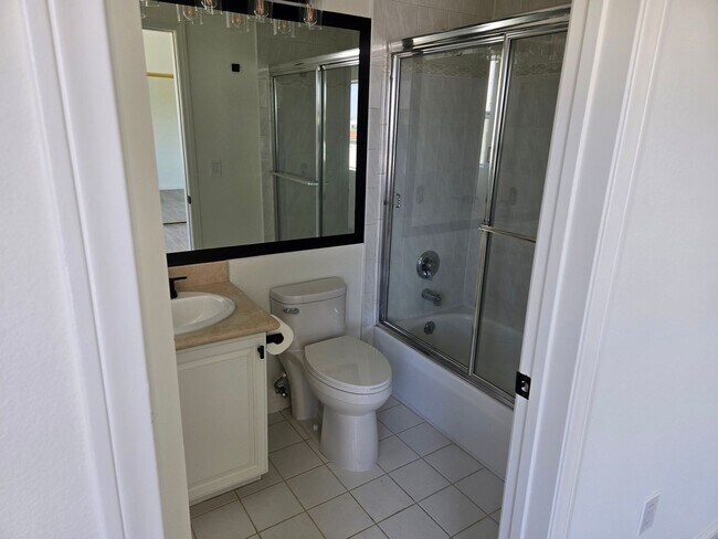 Photo - Great 2 Bedroom, 2.5 Bath in Los Angeles House