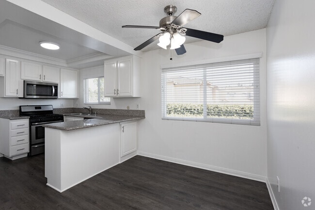 2BR, 1BA - 840SF - Dining Room
