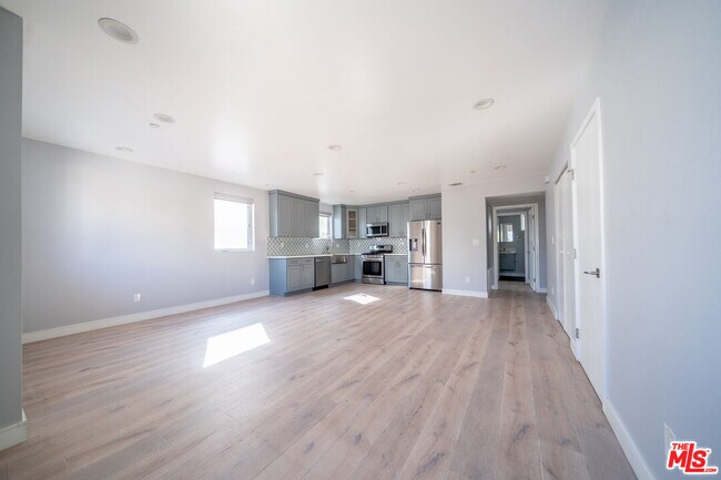 Photo - 11318 Miranda St Unidad 1/2