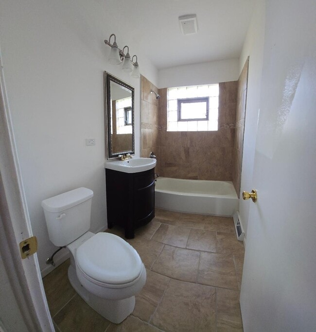 Photo - 208 Morgan St