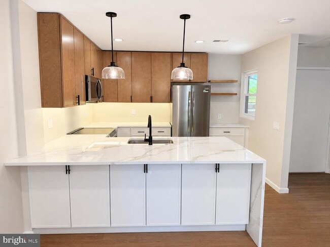 Building Photo - 2480 Glengyle Dr Unit 188