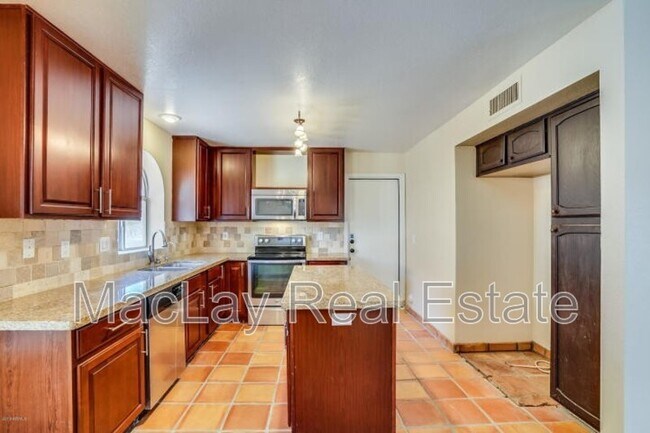 Photo - 15851 S 30th Pl