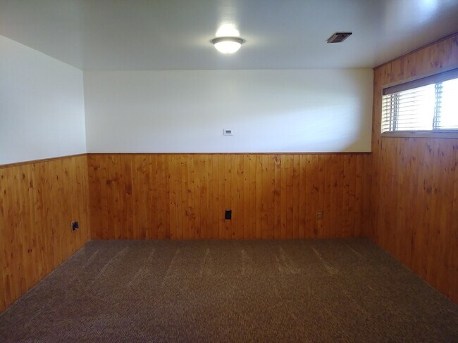 Photo - Awesome 4 Bed 2.5 Bath House