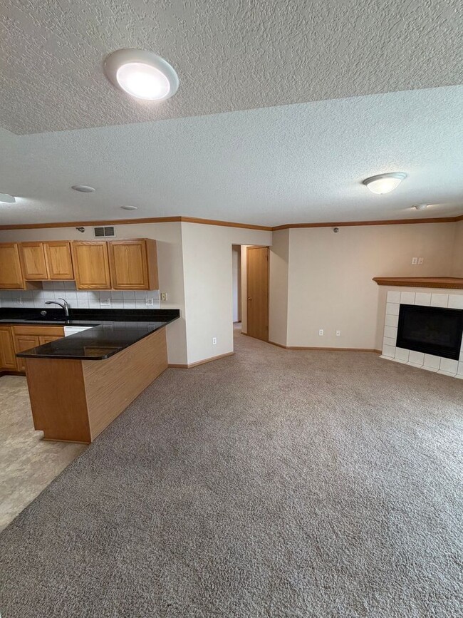 10121 Sutton Dr