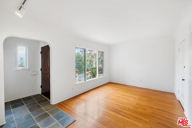 Photo - 1957 Benecia Ave