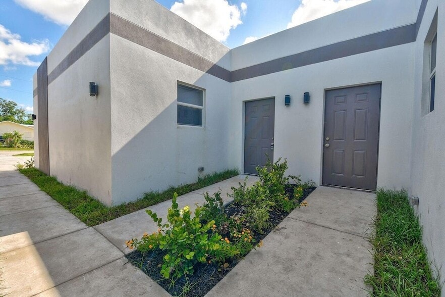 Photo - 1177 AC Evans St